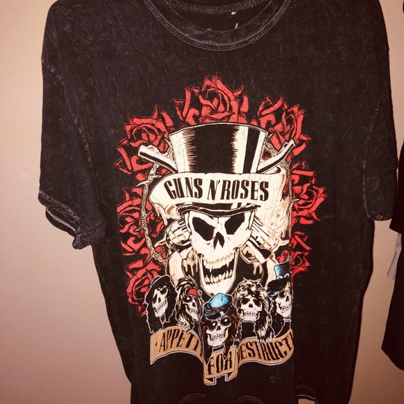 Tops - Guns and roses tour tee